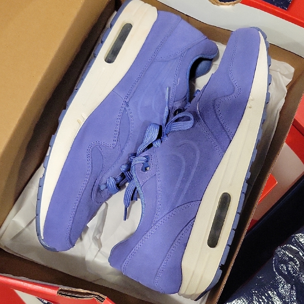 Nike Size 10 Blue Sneakers with White Soles